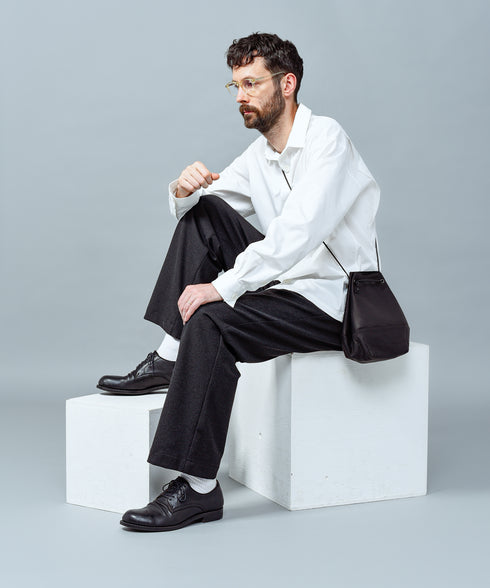 MR.OLIVE E.O.I / WATERPROOF WASHABLE LEATHER 2WAY DRAWSTRING POUCH ミスターオリーブ / ウォータープルーフウォッシャブルレザー/2WAY ドローストリングポーチ